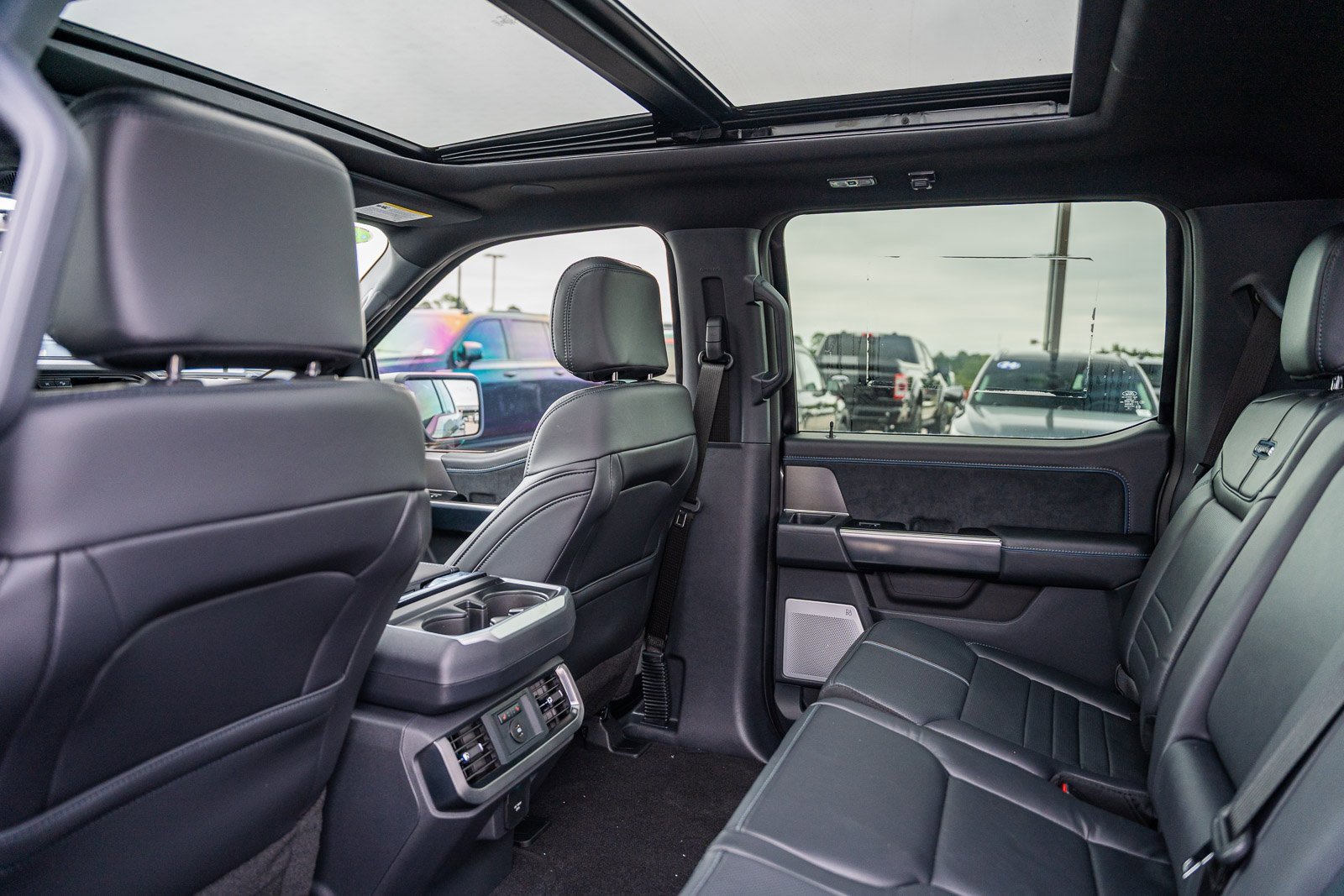 New 2025 Ford F150 Platinum w/ Equipment Group 702A High image 27