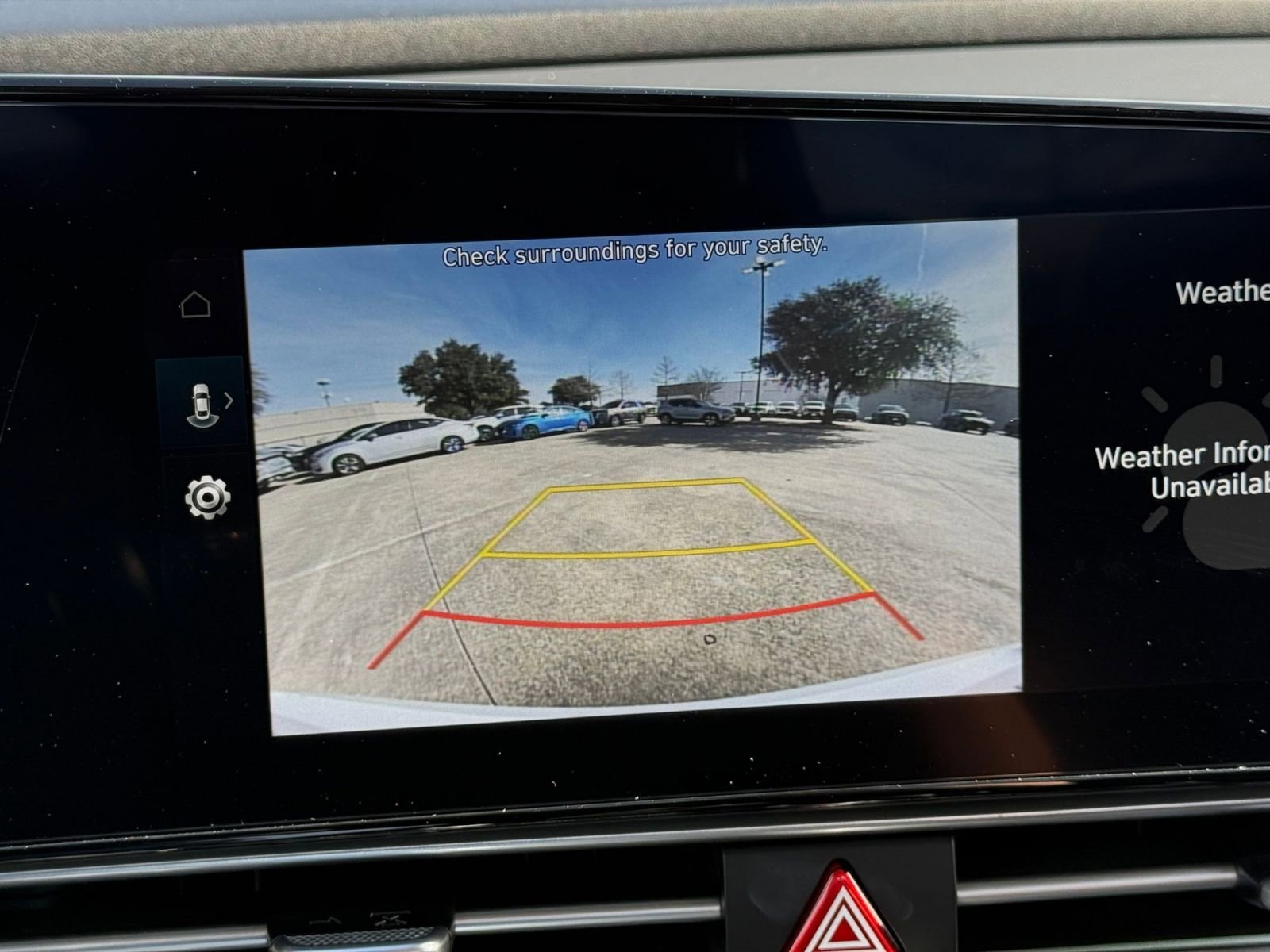 Used 2025 Hyundai Elantra SEL image 25