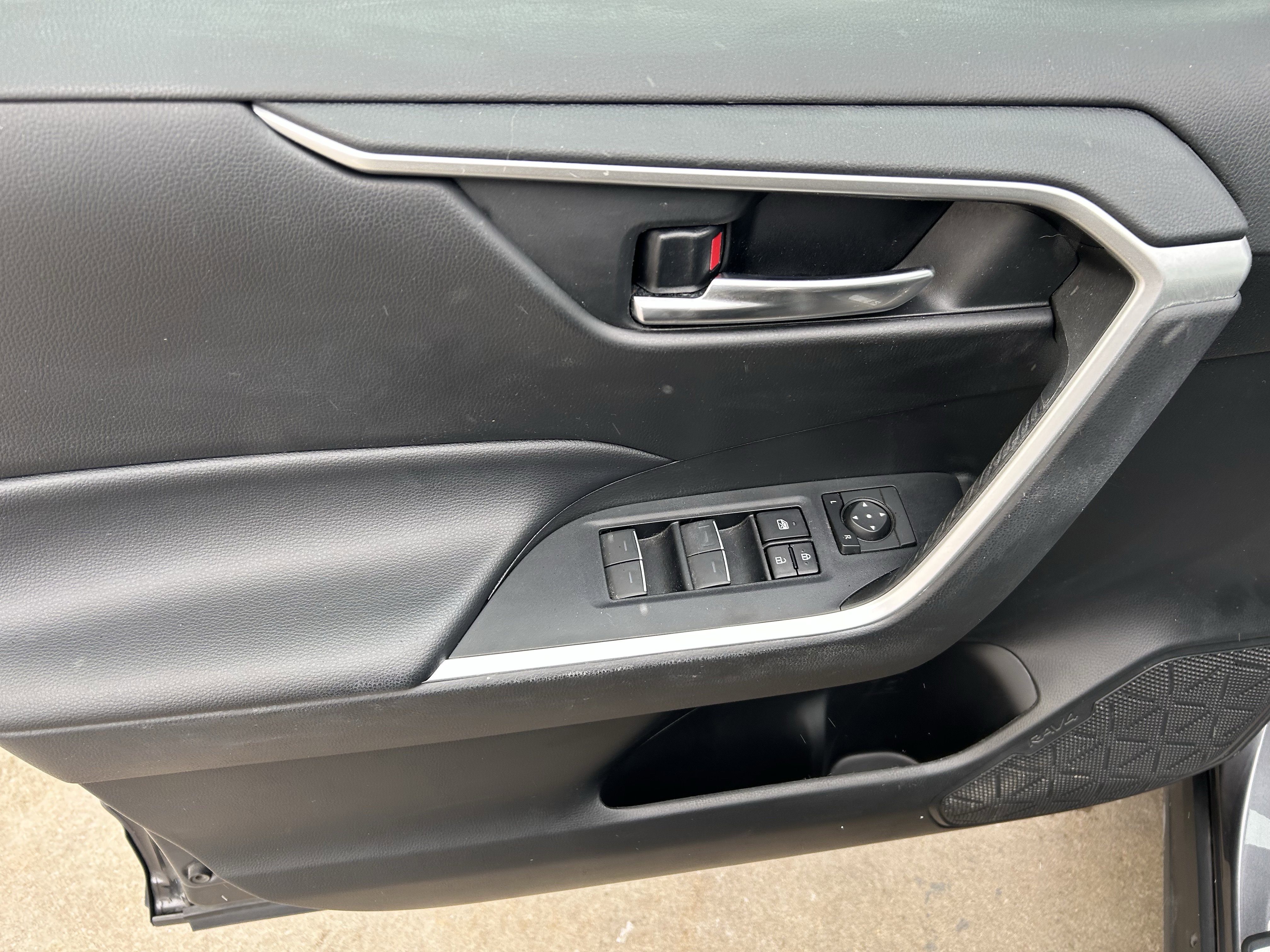 Certified 2023 Toyota RAV4 XLE Premium image 16