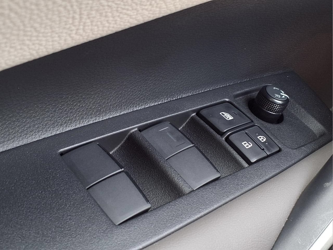 Certified 2026 Toyota Corolla XLE FWD image 25
