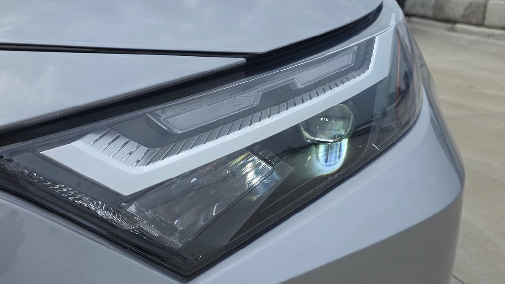 Used 2023 Toyota RAV4 LE FWD image 9