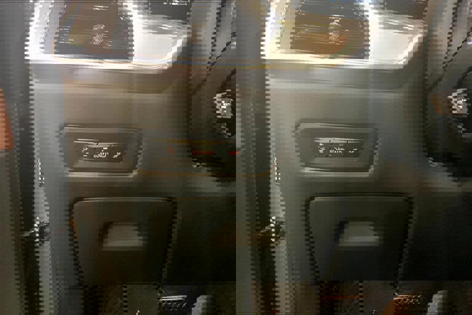 Used 2024 BMW X5 xDrive40i w/ Premium Package image 34