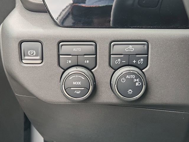 Certified 2024 Chevrolet Silverado 1500 LT AWD/4WD image 18