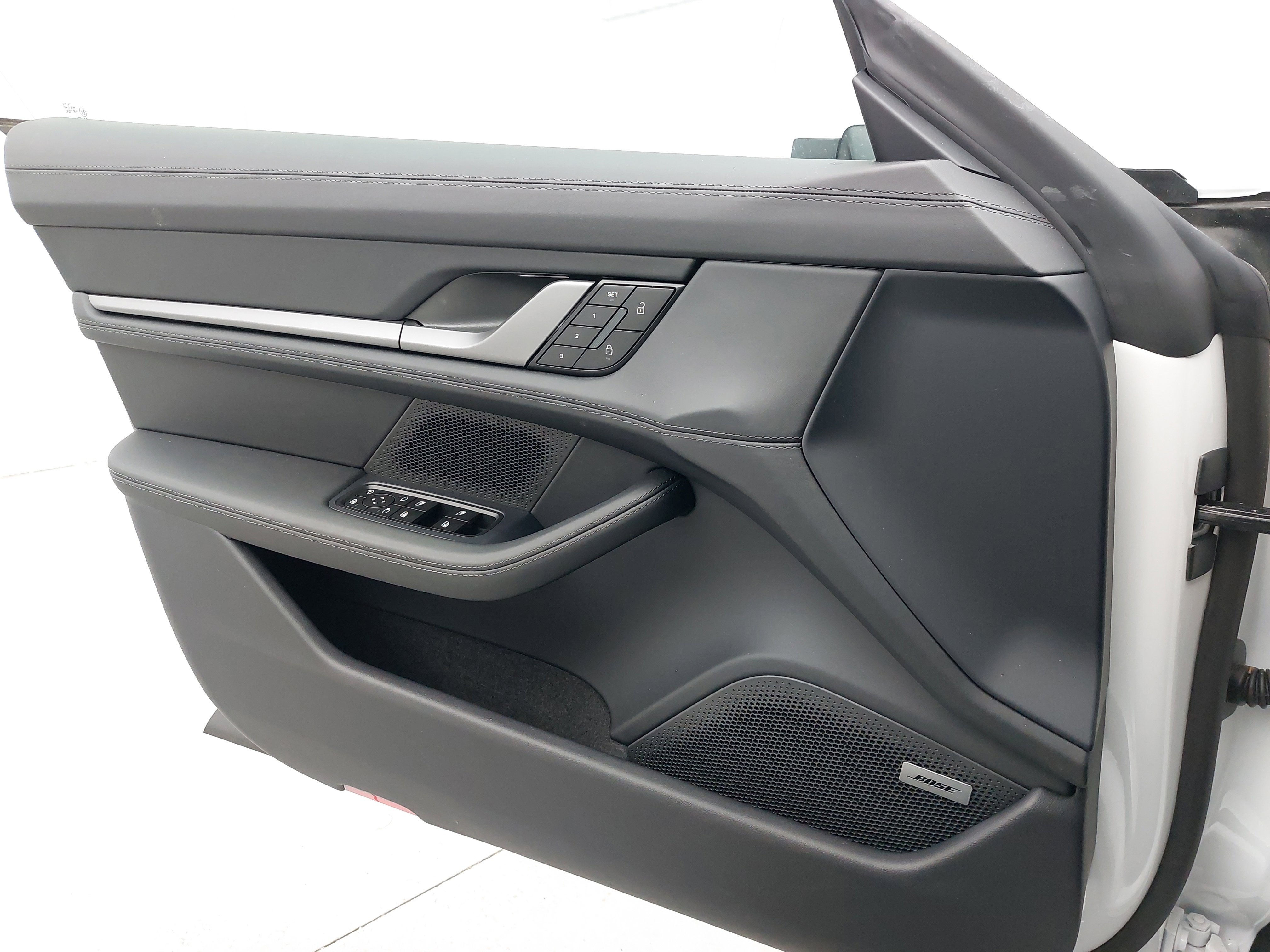 New 2025 Porsche Taycan 4S image 28