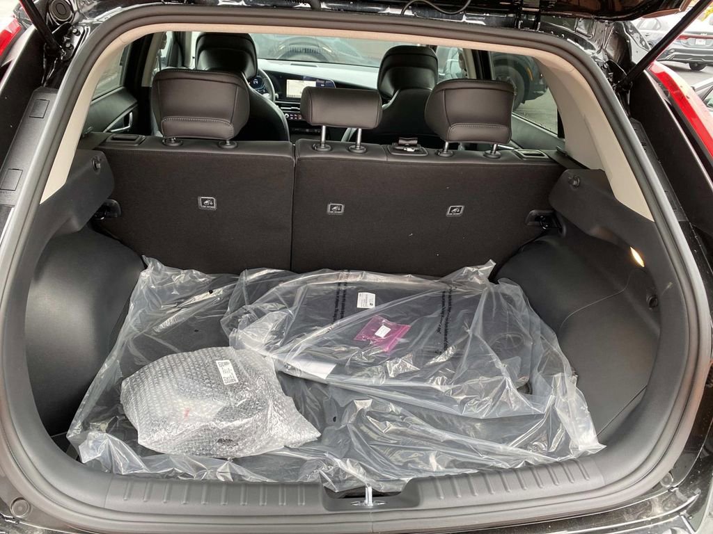 New 2025 Kia Niro EX w/ EX Cold Weather Package image 5