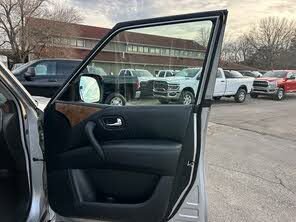 Used 2024 Nissan Armada SL w/ Captain's Chairs Package image 23