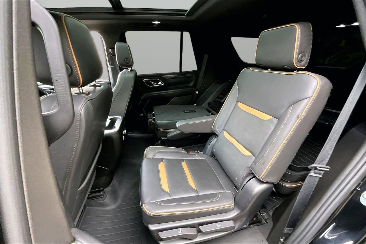 Used 2023 GMC Yukon AT4 w/ Technology Package AWD/4WD image 23