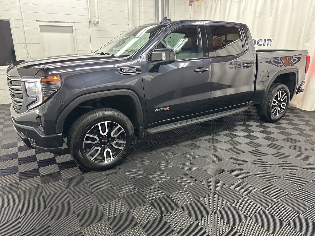 Used 2023 GMC Sierra 1500 AT4 w/ AT4 Premium Package AWD/4WD image 5