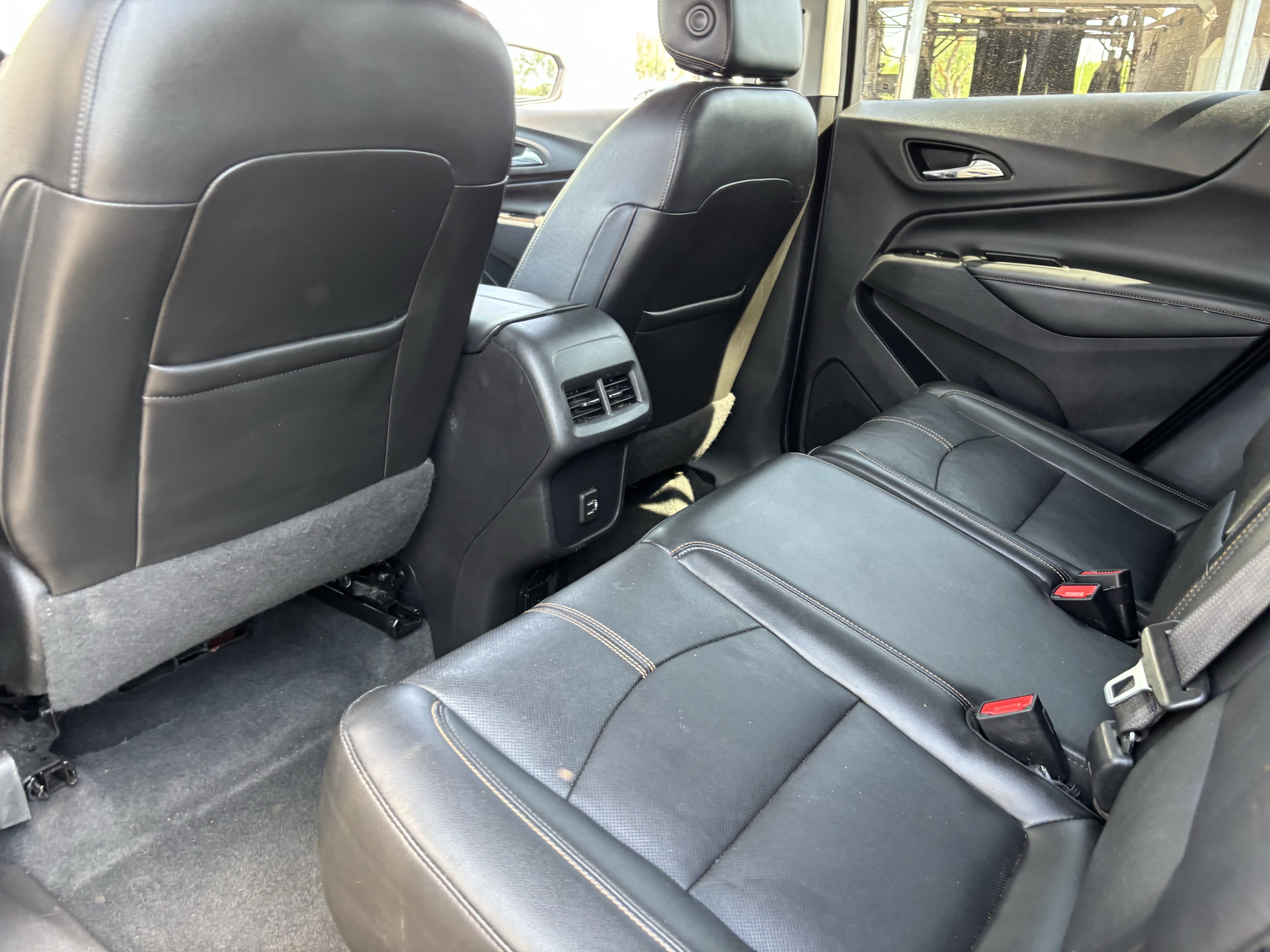 Used 2022 Chevrolet Equinox Premier w/ LPO, Cargo Package FWD image 18