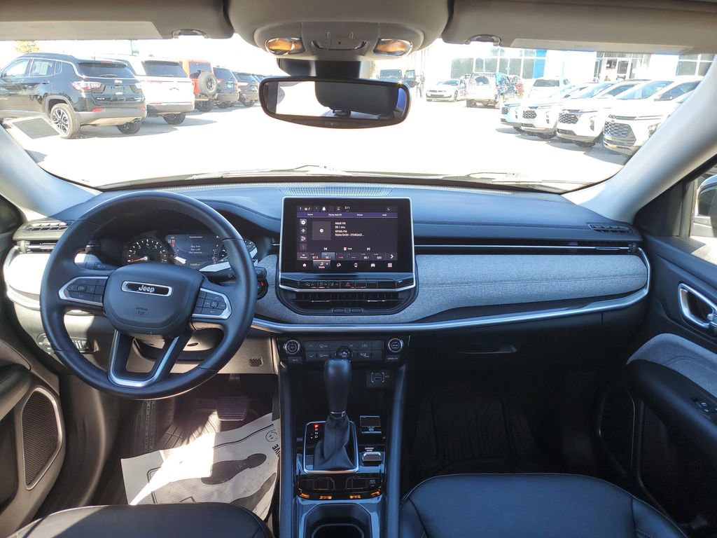 Used 2022 Jeep Compass Latitude image 25