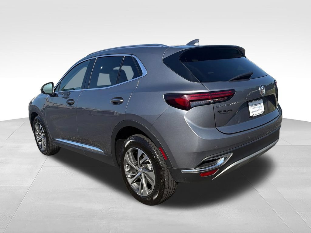 Used 2022 Buick Envision Essence w/ Safety Package FWD image 3