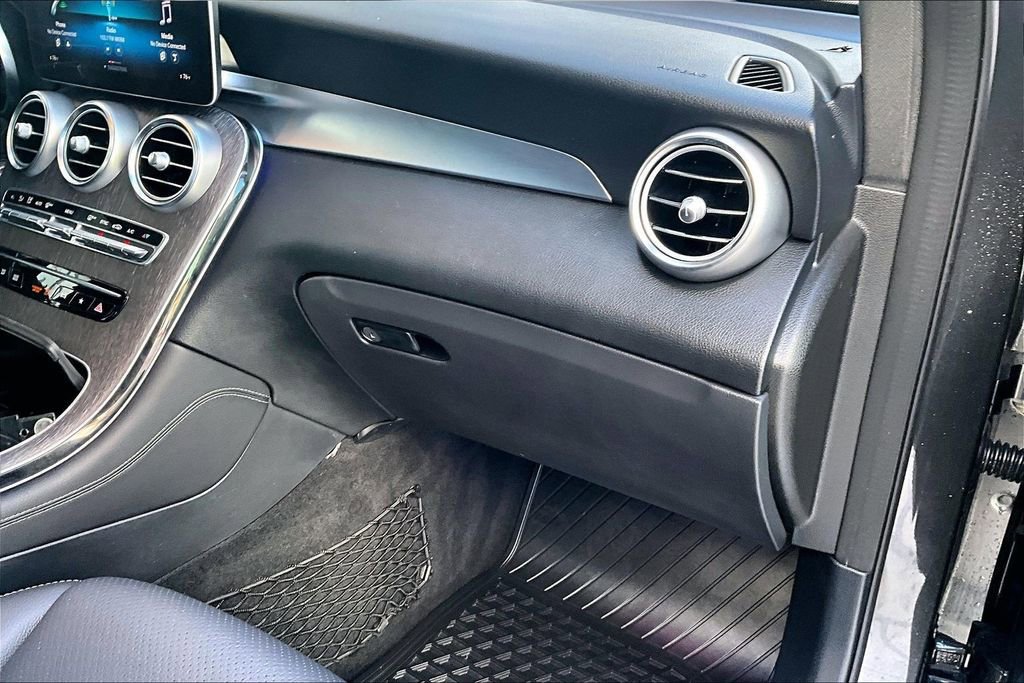 Used 2020 Mercedes-Benz GLC 300 4MATIC image 26