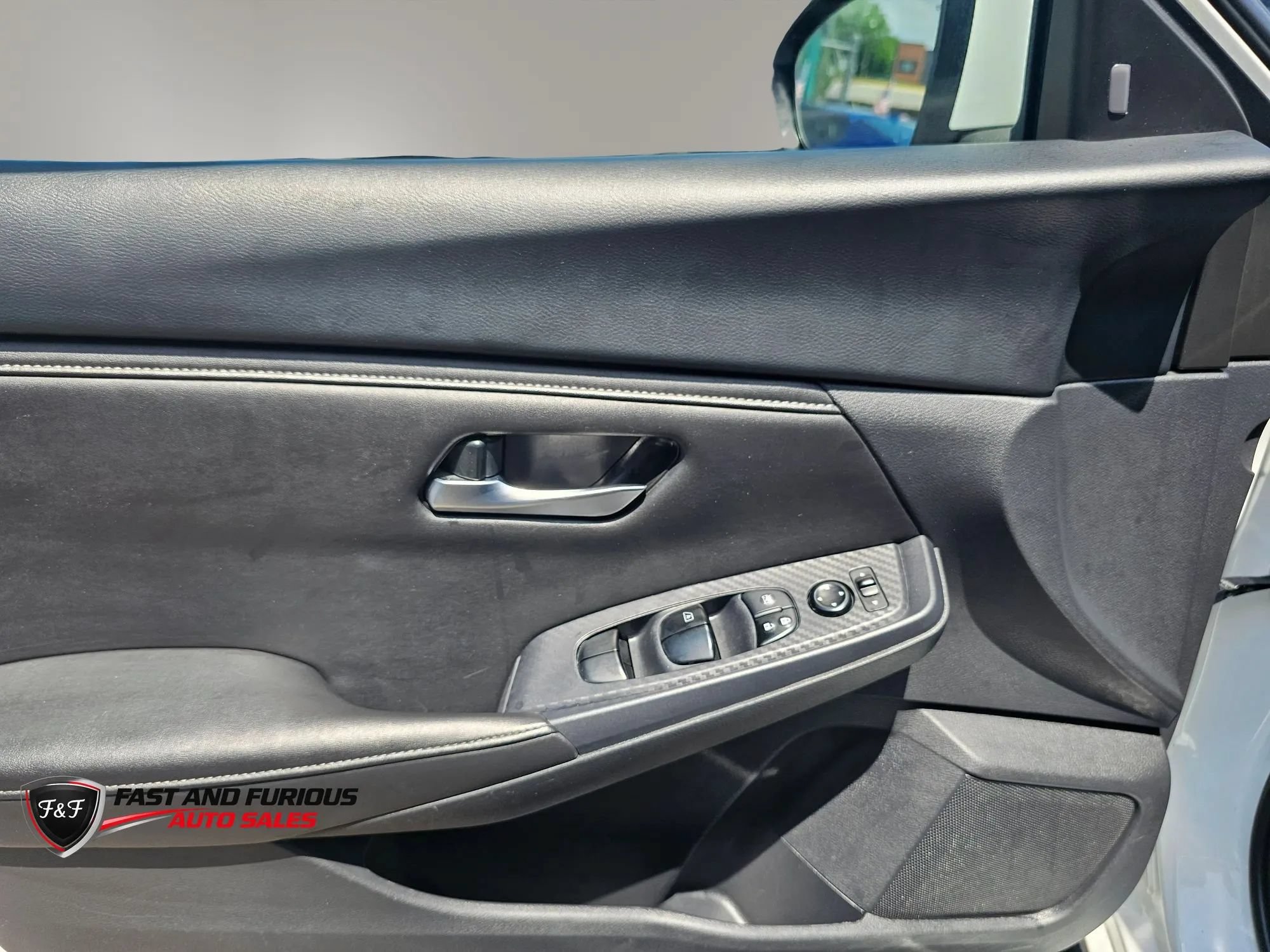 Used 2024 Nissan Sentra SV FWD image 30