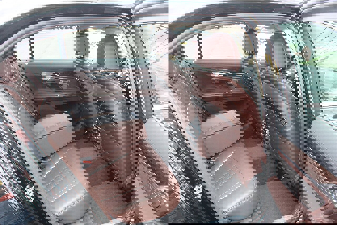 Used 2020 BMW 750i xDrive image 20