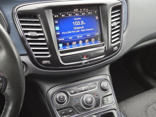 Used 2016 Chrysler 200 S image 17