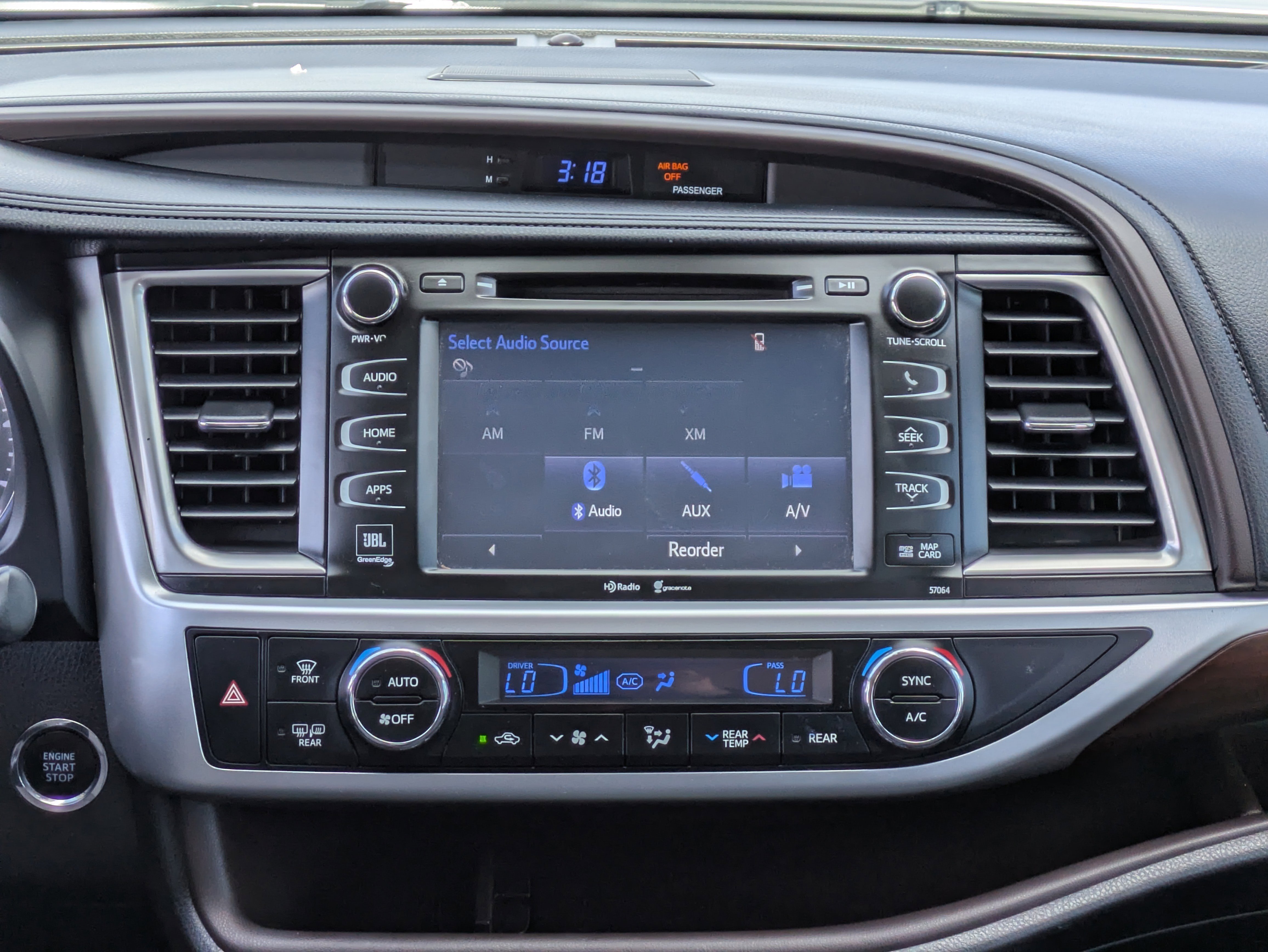 Used 2015 Toyota Highlander Limited w/ Driver Technology Package image 20