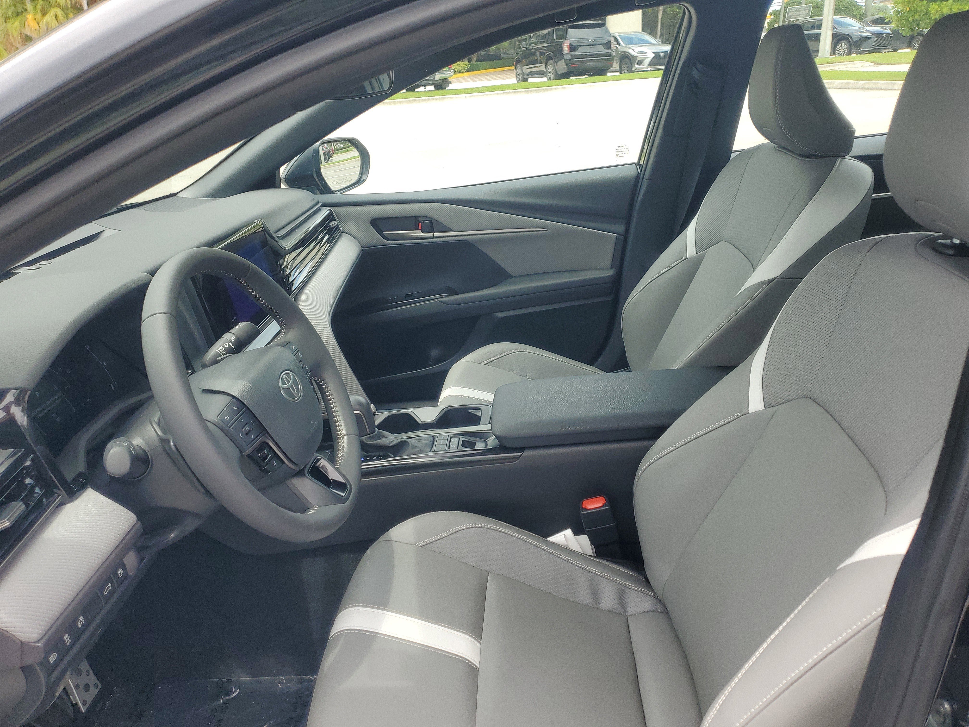 Certified 2025 Toyota Camry SE FWD image 15