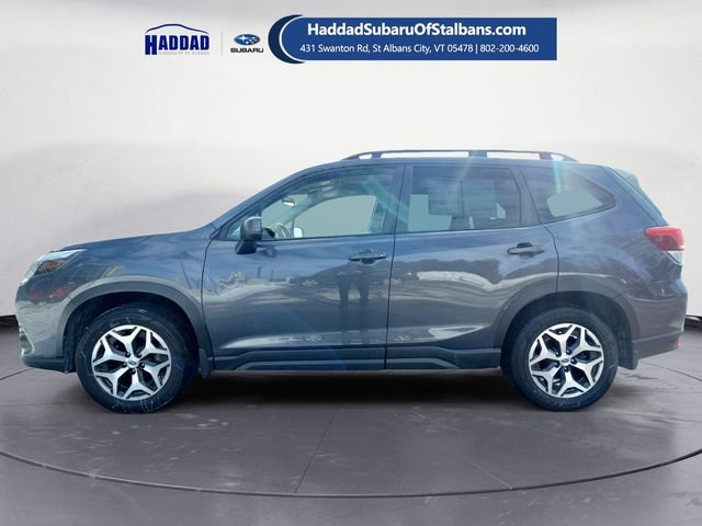 Used 2023 Subaru Forester Premium image 2