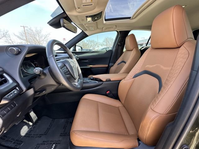 Used 2022 Lexus UX 250h 250h Base w/ Premium Package image 27