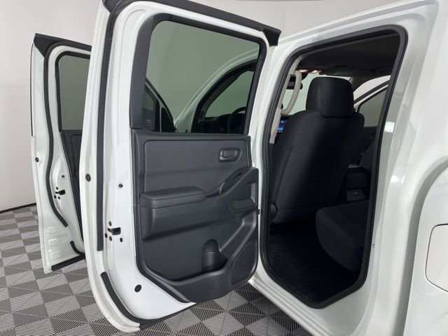 Used 2024 Nissan Frontier S image 38