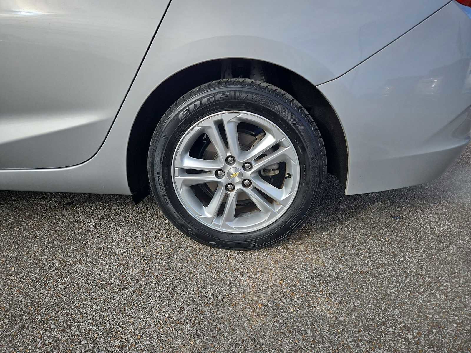 Used 2017 Chevrolet Cruze LT w/ Convenience Package image 13