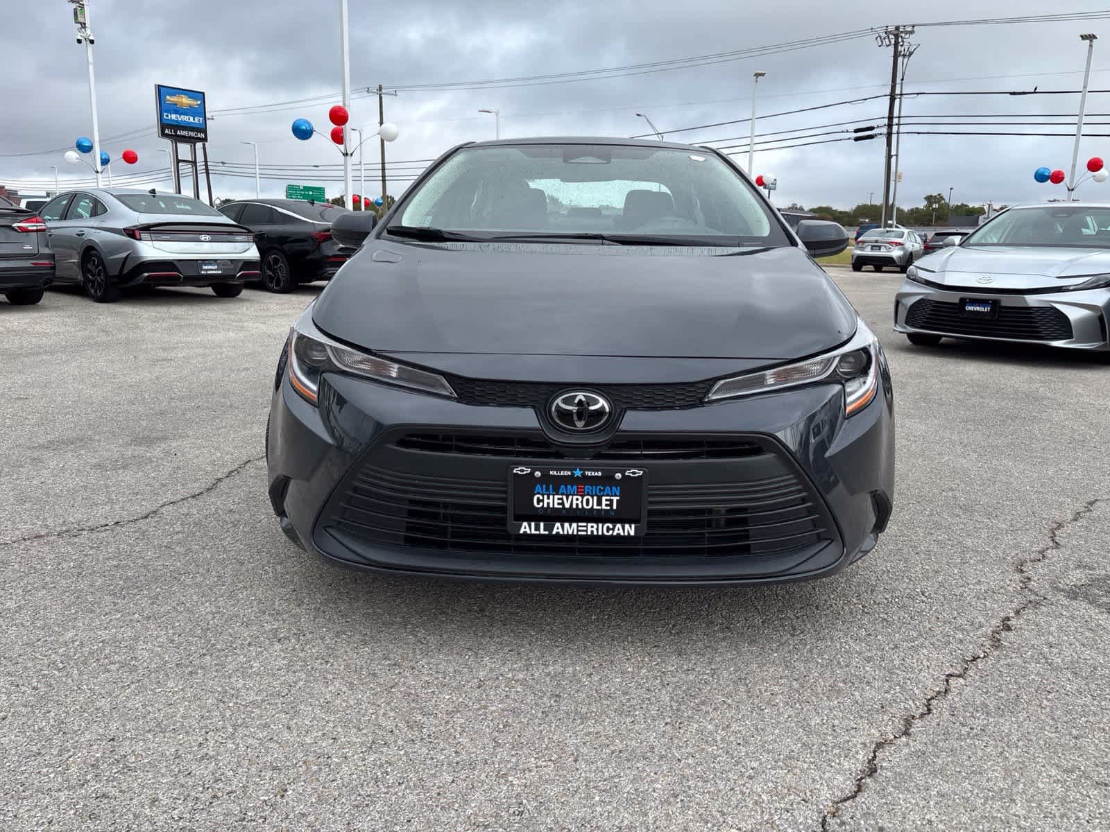 Used 2025 Toyota Corolla LE FWD image 2