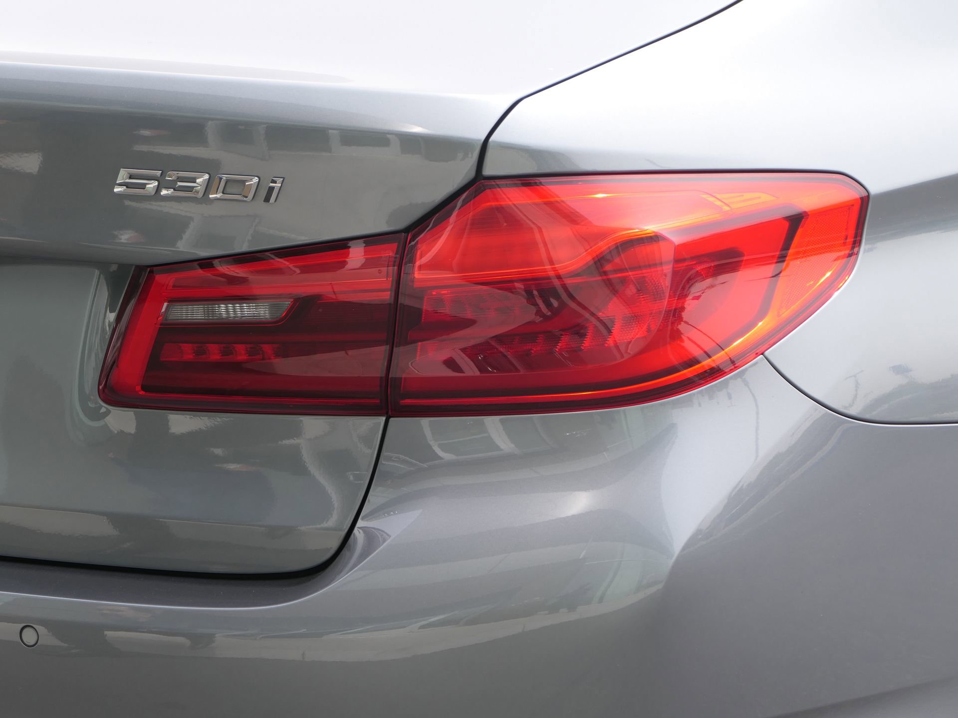 Used 2020 BMW 530i w/ Premium Package image 4