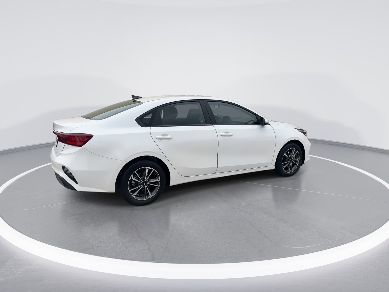 Used 2024 Kia Forte LXS image 9