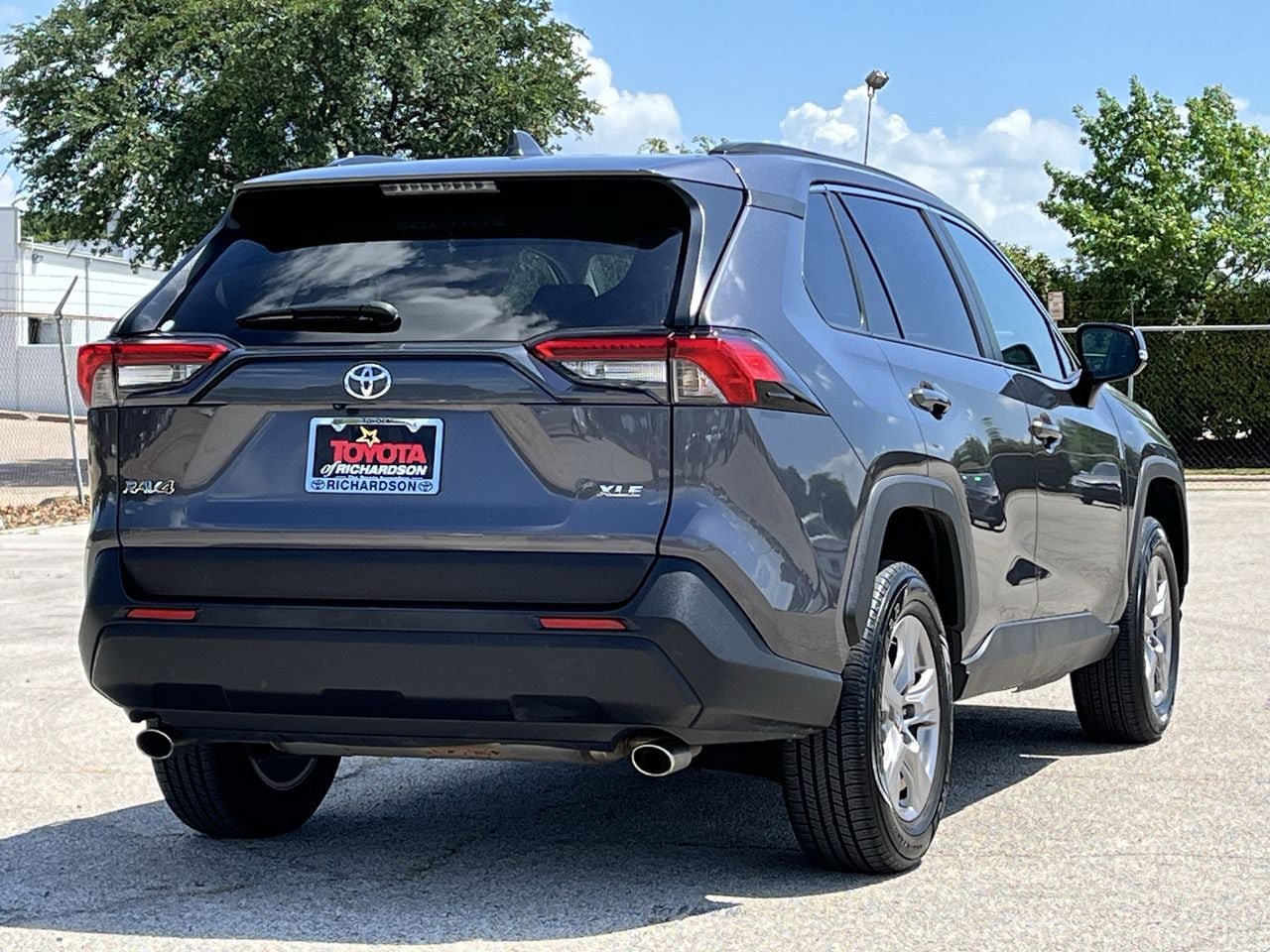 Used 2024 Toyota RAV4 XLE FWD image 4