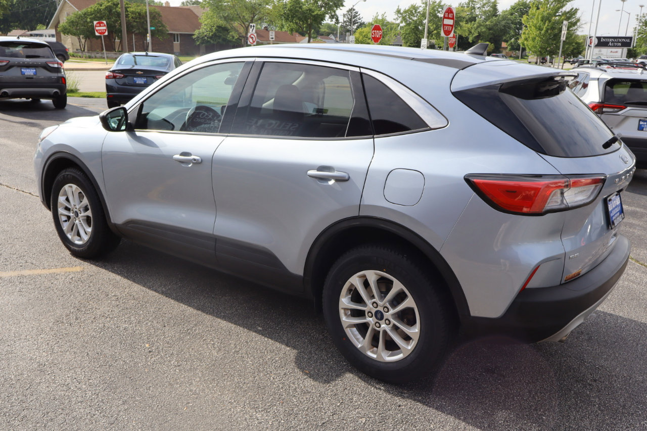 Used 2022 Ford Escape SE w/ Cold Weather Package image 5