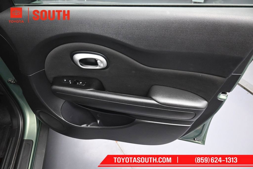 Used 2014 Kia Soul FWD image 27