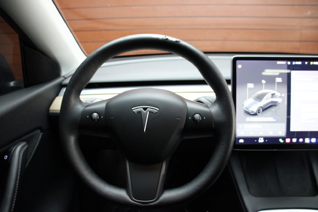 Used 2022 Tesla Model Y Long Range AWD/4WD image 23