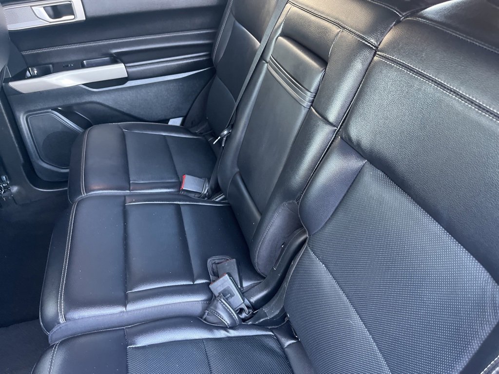 Used 2023 Ford Explorer Limited image 11