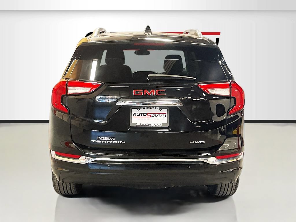 Used 2024 GMC Terrain Denali w/ Denali Premium Package AWD/4WD image 6