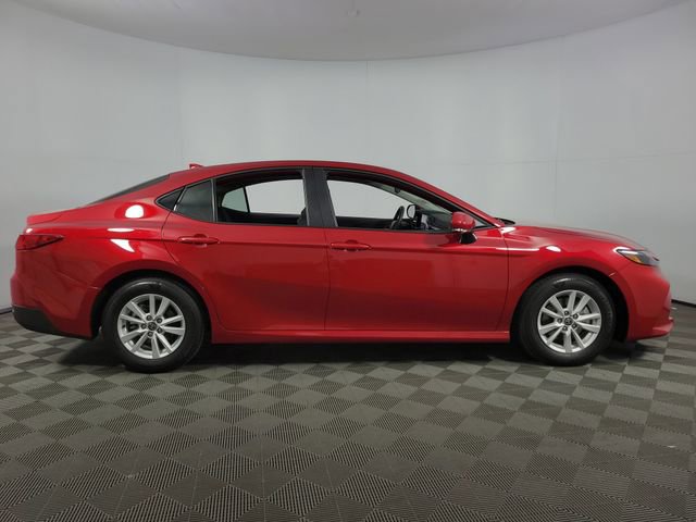 Used 2026 Toyota Camry LE image 10