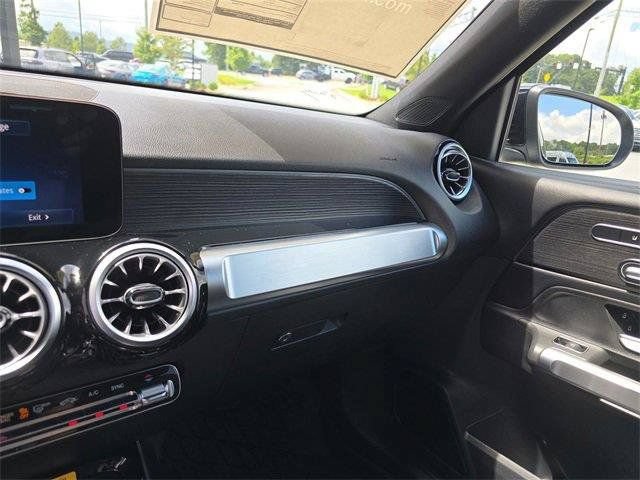 Used 2026 Mercedes-Benz GLB 250 4MATIC image 28