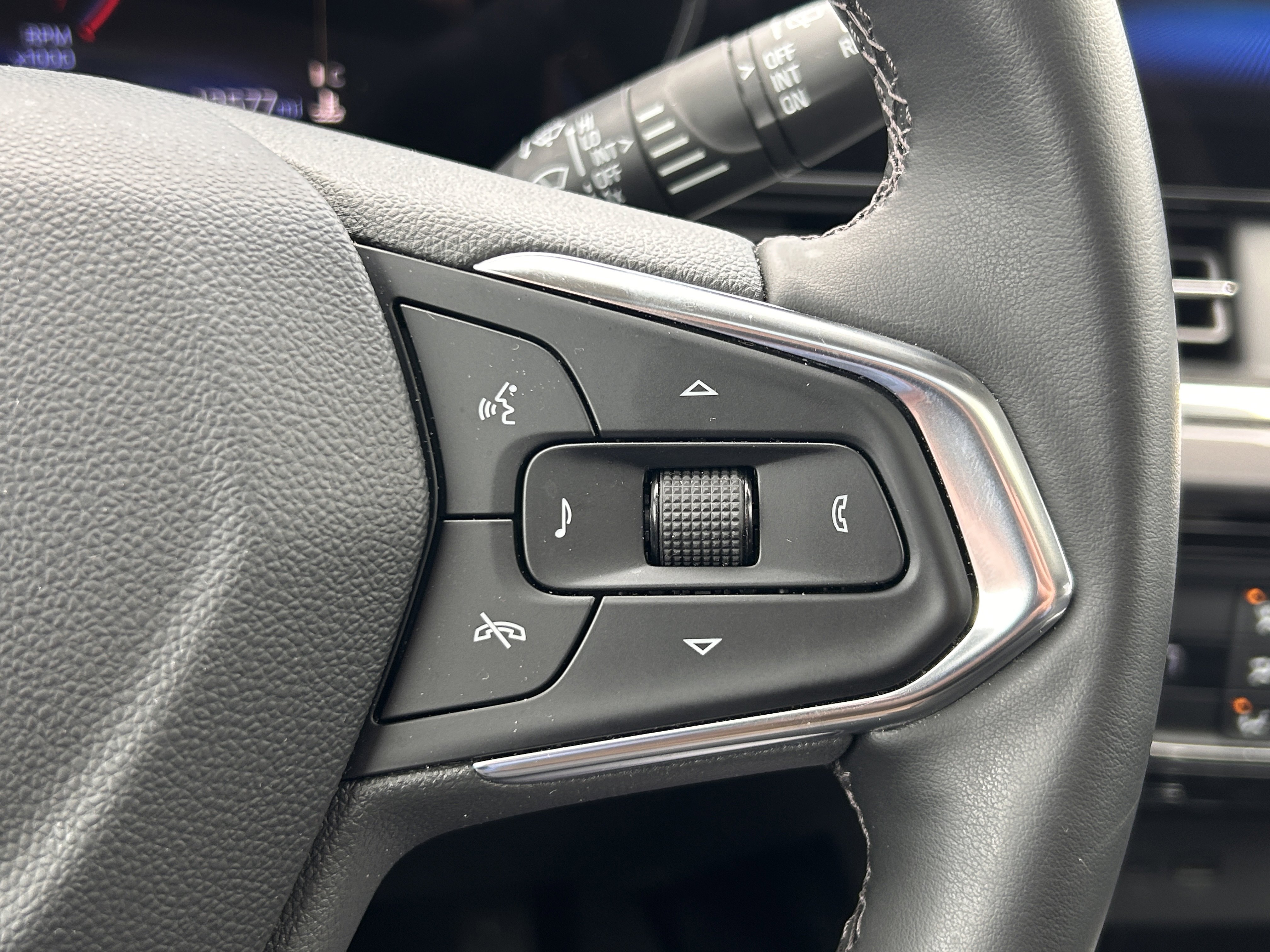 Used 2025 Chevrolet Trax ACTIV w/ Sunroof Package image 20