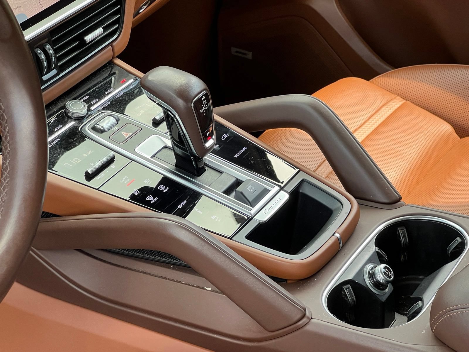 Certified 2023 Porsche Cayenne GTS AWD/4WD image 31