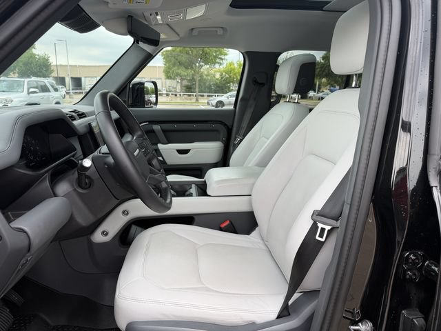 Used 2025 Land Rover Defender 110 X-Dynamic SE AWD/4WD image 24