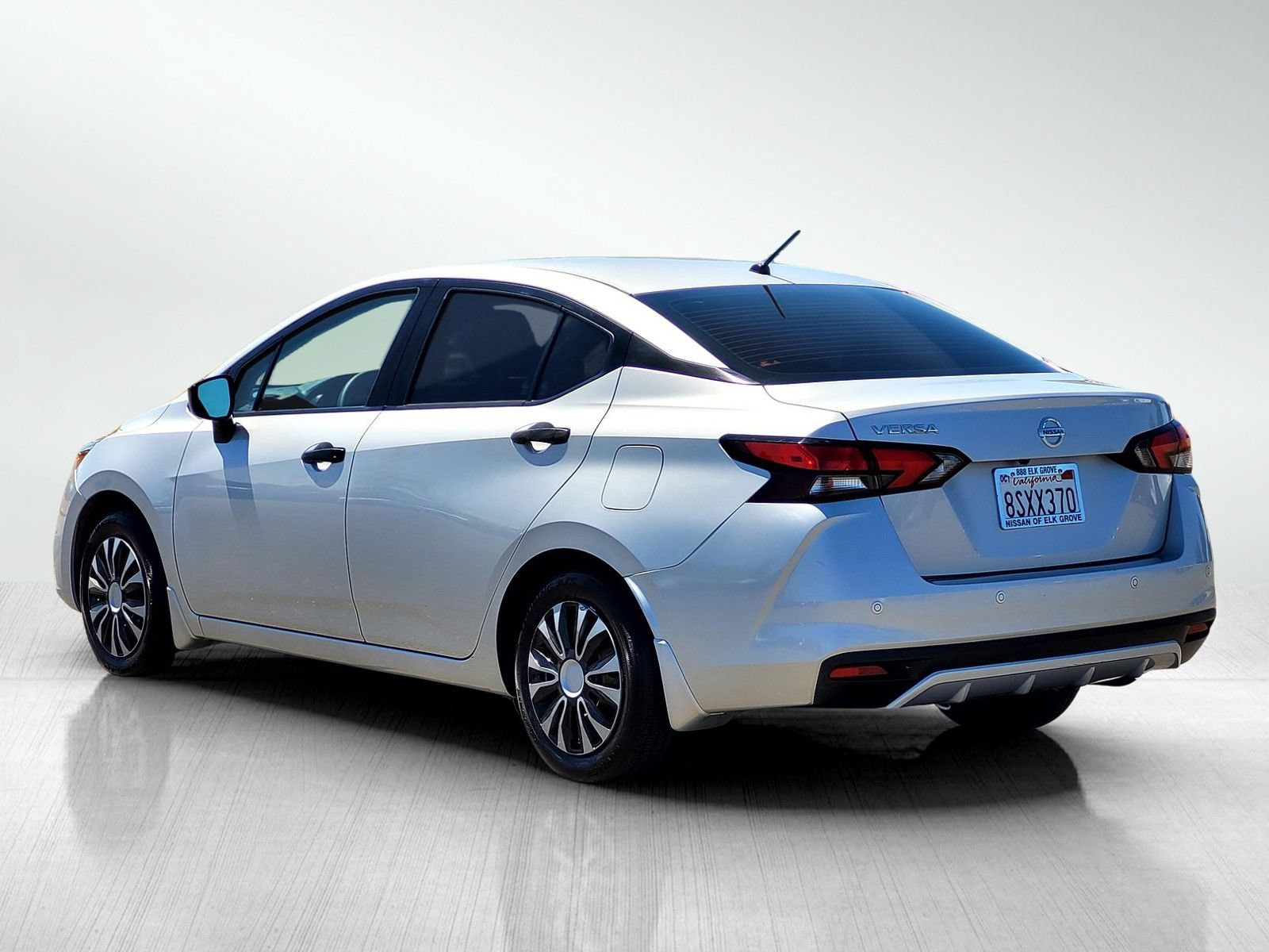 Used 2020 Nissan Versa S FWD image 9