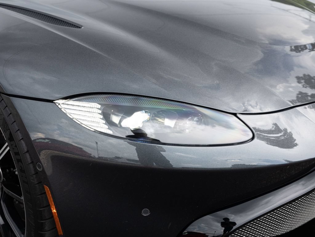 Used 2021 Aston Martin V8 Vantage Roadster RWD image 13