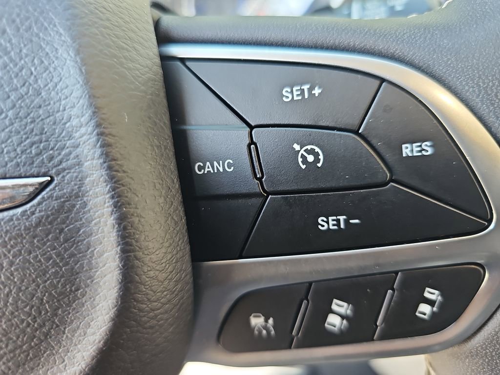 Certified 2024 Chrysler Pacifica Touring-L FWD image 20
