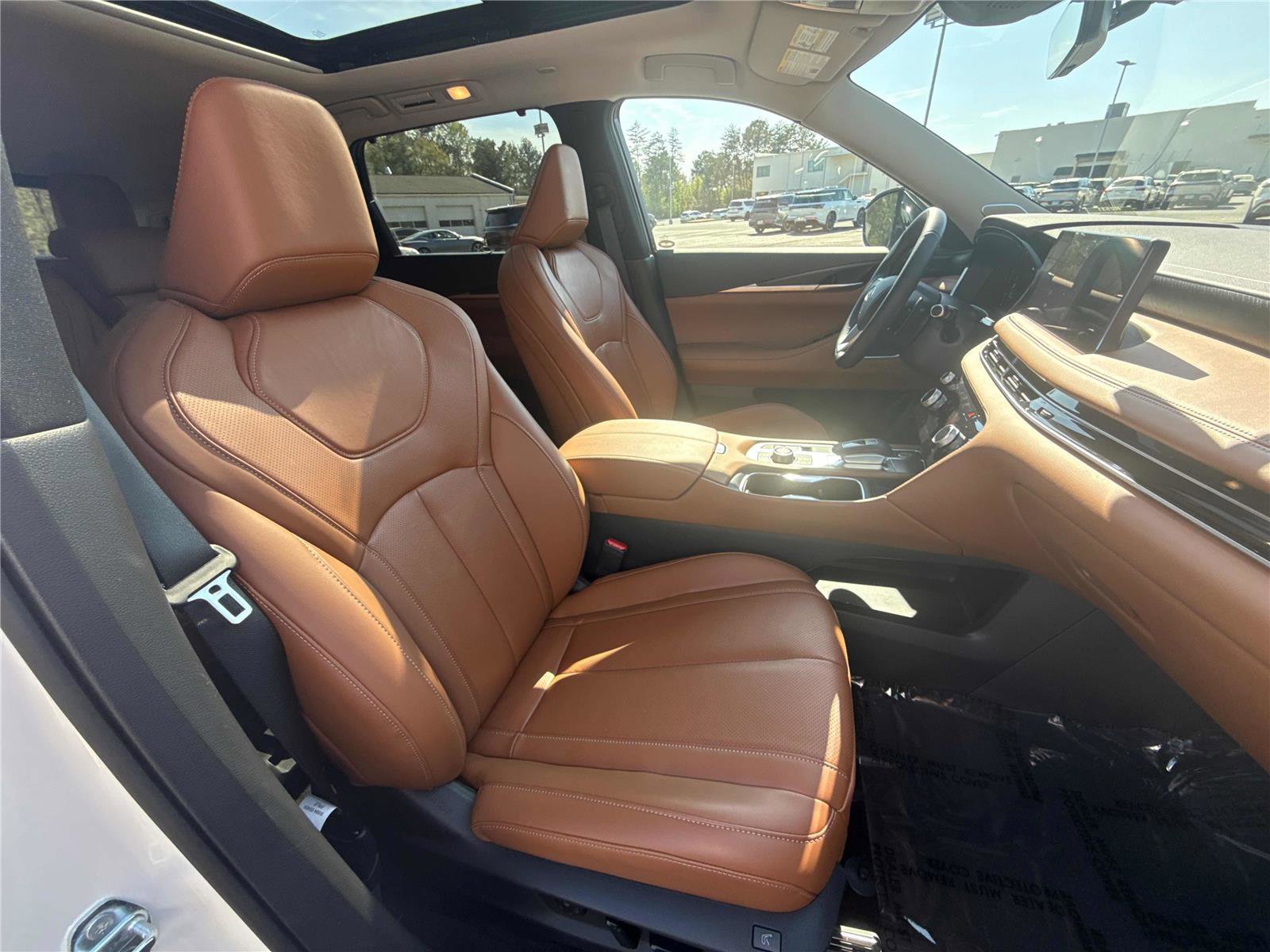 Certified 2025 INFINITI QX60 Sensory image 26