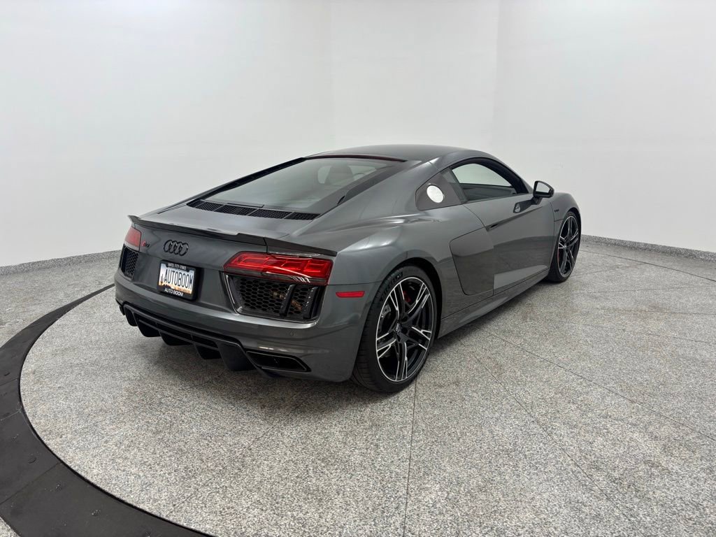 Used 2018 Audi R8 V10 w/ Premium Package image 14