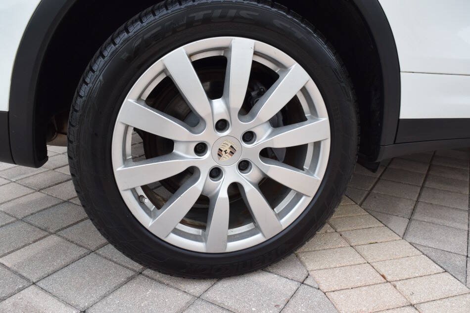 Used 2013 Porsche Cayenne Diesel AWD/4WD image 87