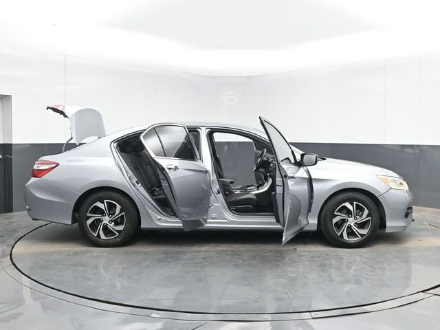 Used 2017 Honda Accord LX image 47