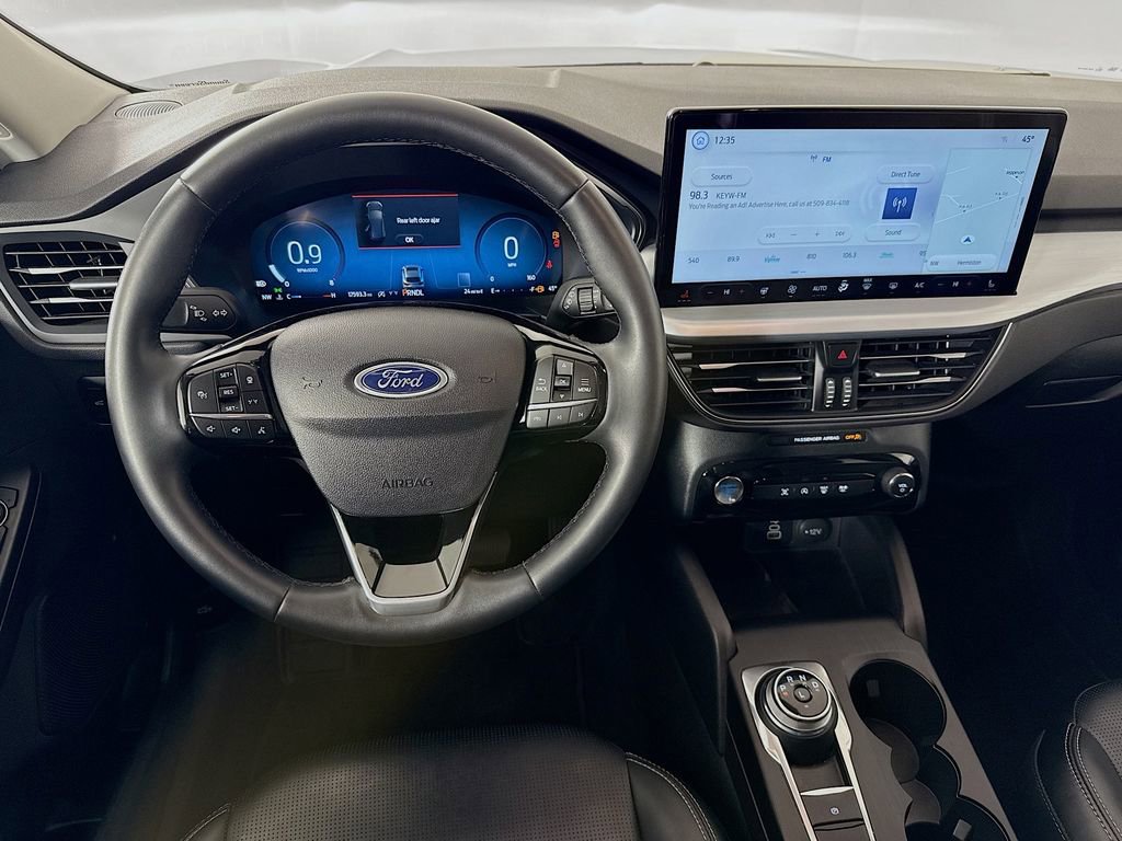 Used 2025 Ford Escape Platinum AWD/4WD image 25