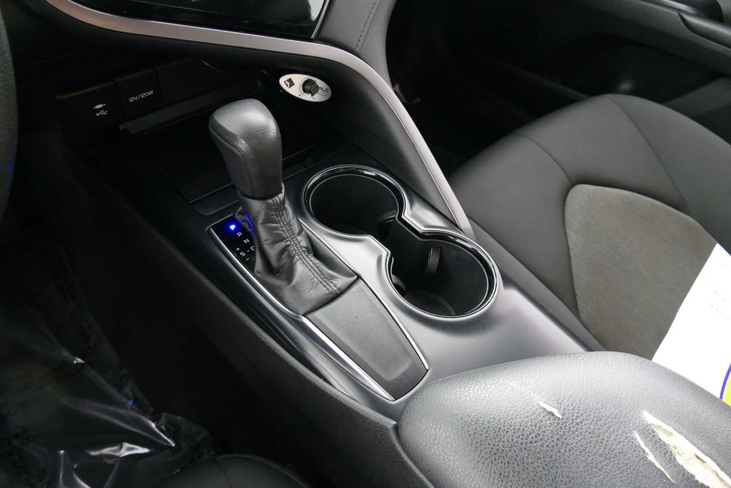 Used 2019 Toyota Camry LE FWD image 9