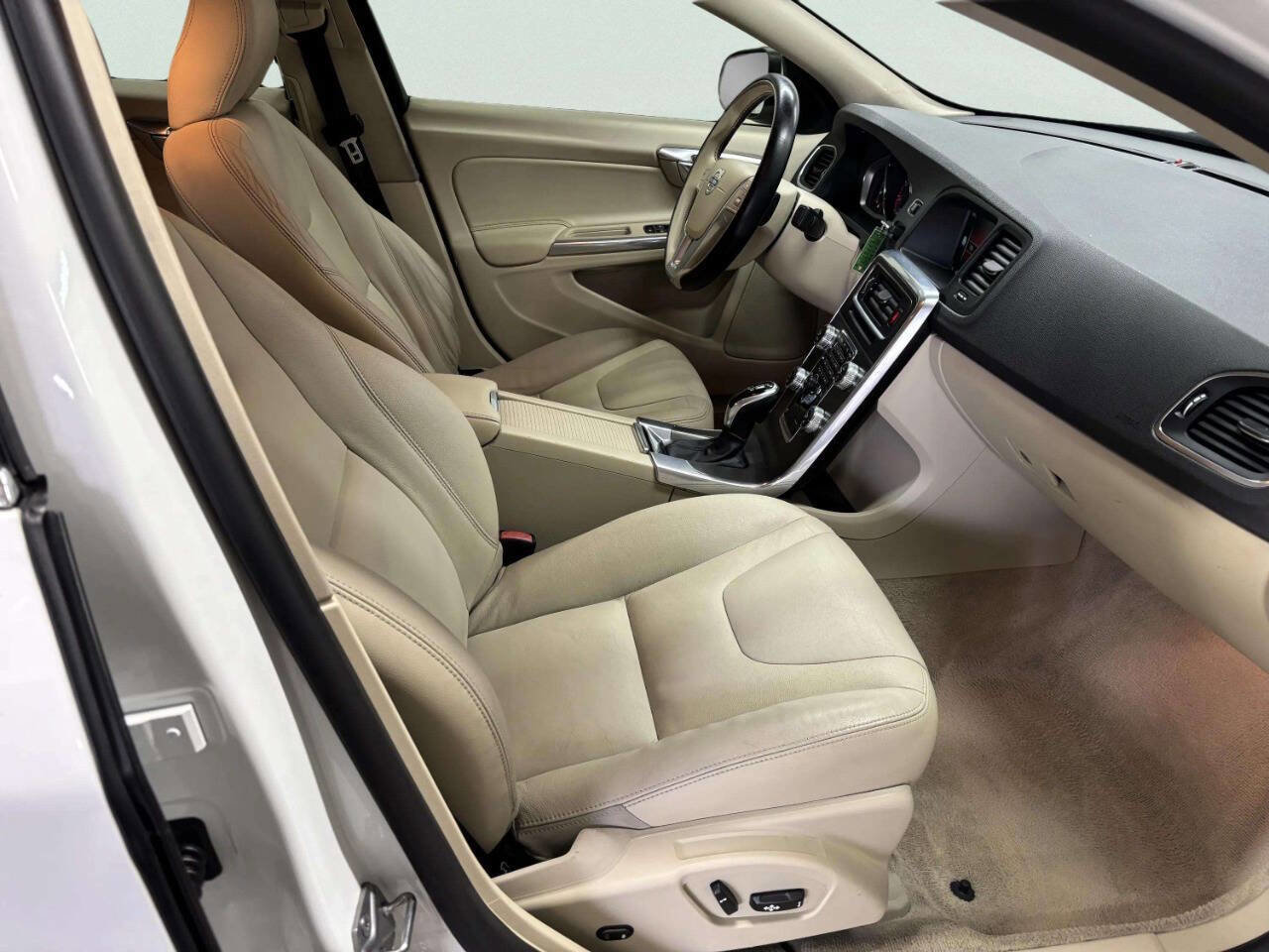 Used 2015 Volvo S60 T5 Premier image 19