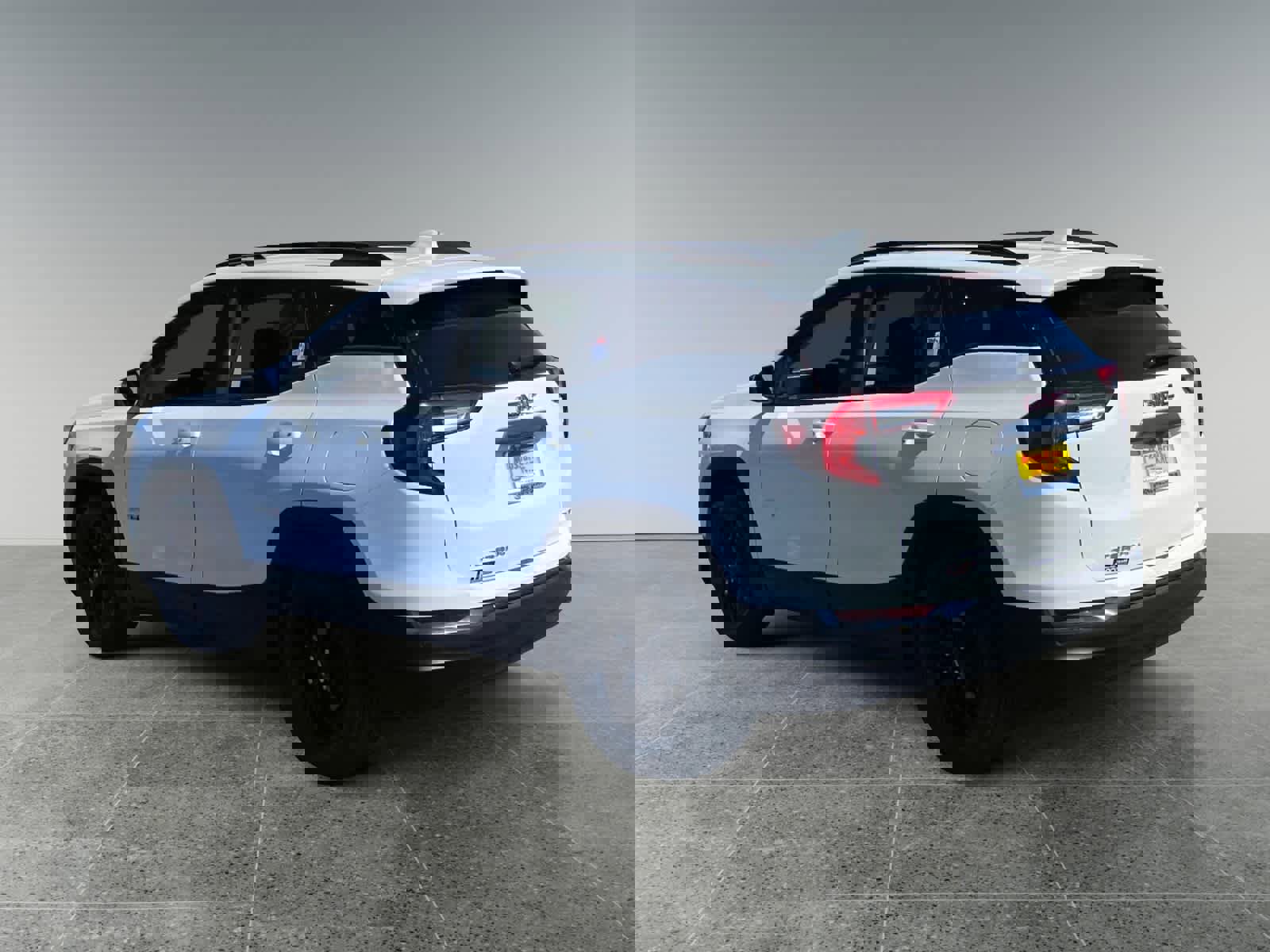 Used 2024 GMC Terrain AT4 image 3